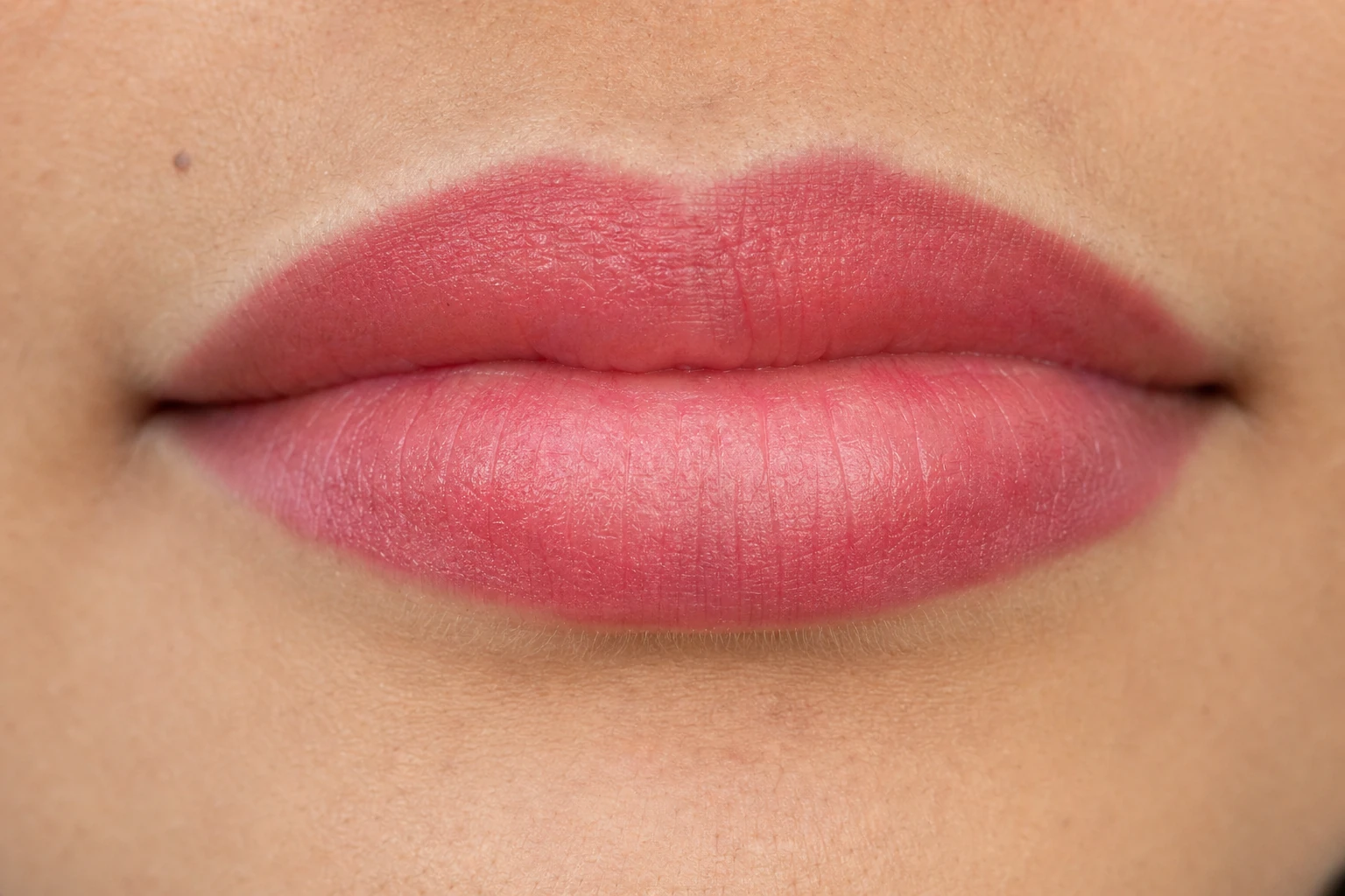 Cosmetic (permanent-makeup) tattooing on the face